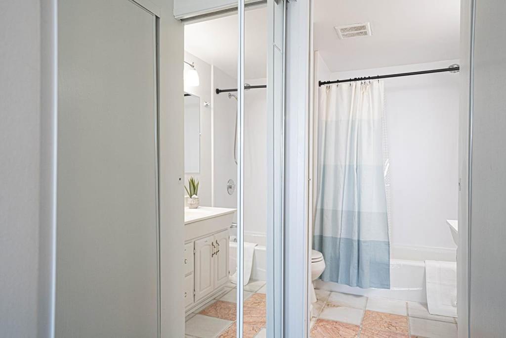 Waterfront Bliss, 2 Bedroom Apt Near Alki *