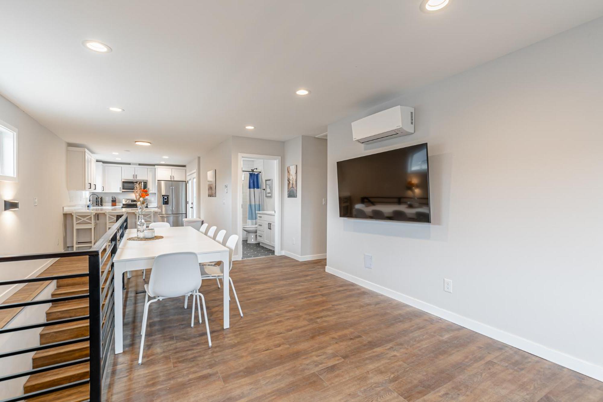 Beautifully Remodeled Rambler In South * Seattle