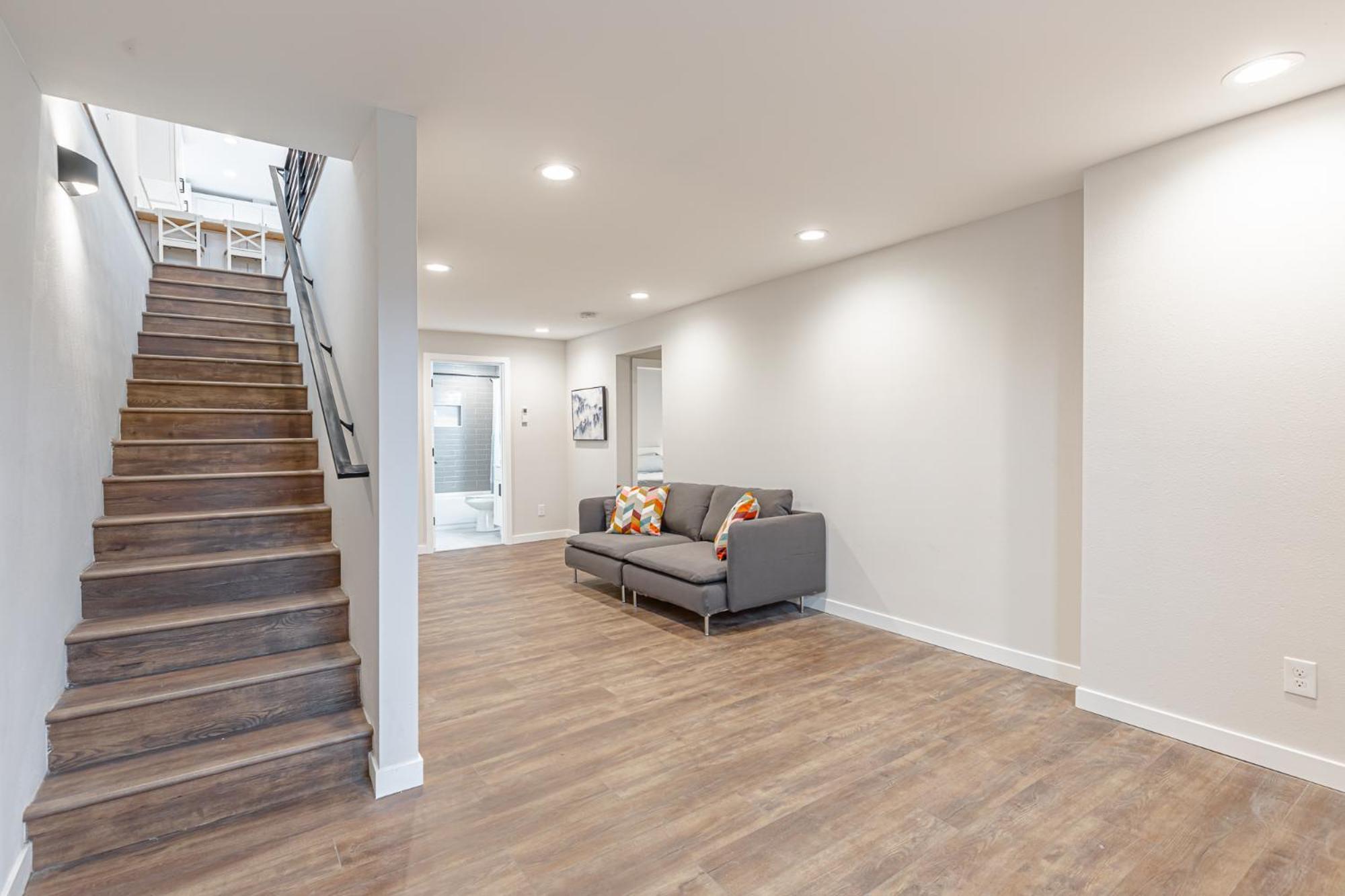 Beautifully Remodeled Rambler In South Holiday home