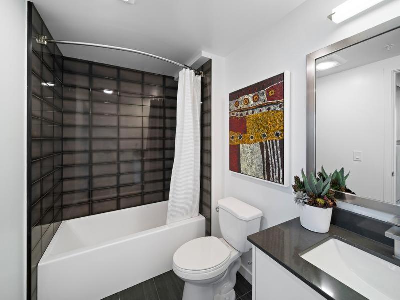Luxury 1 Bedroom 1bath Convention Center