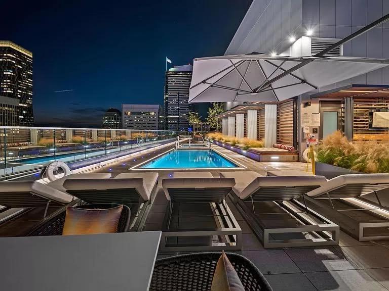 Luxury 1 Bedroom 1bath Convention Center Apartment Seattle