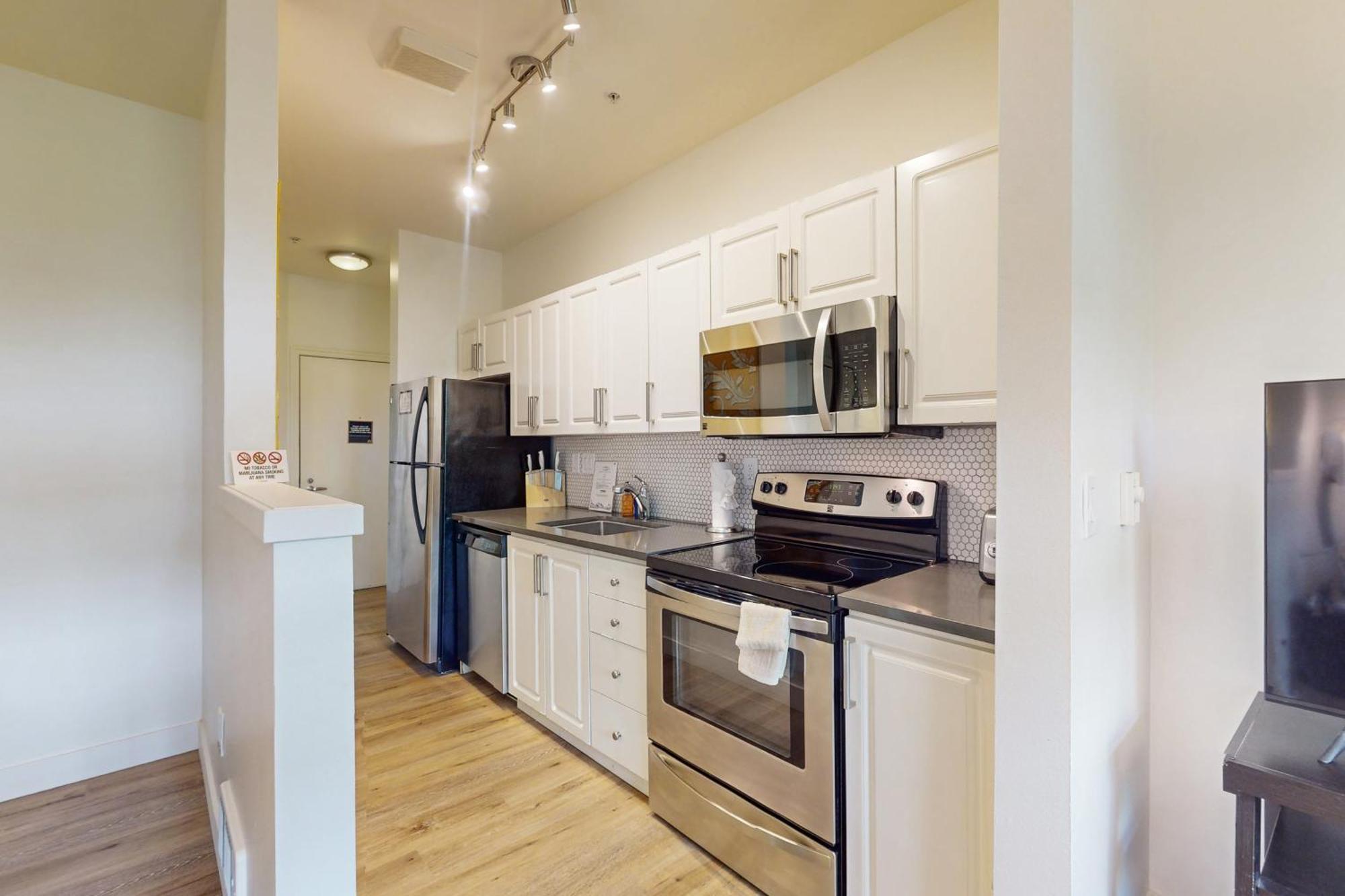 Belltown Court Space Needle Studio *