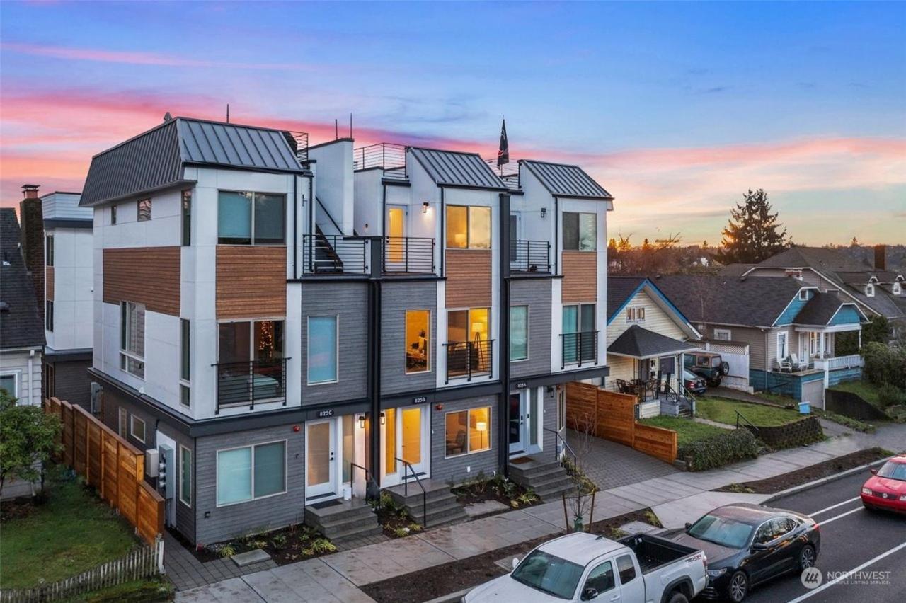Holiday home 3br 2.5ba Rooftop View Hideaway Seattle