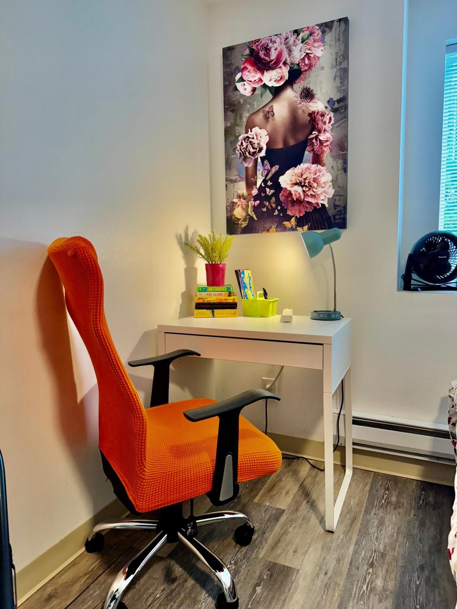 Apartment Micro In District- 10 Mins Walk To Of Wa *