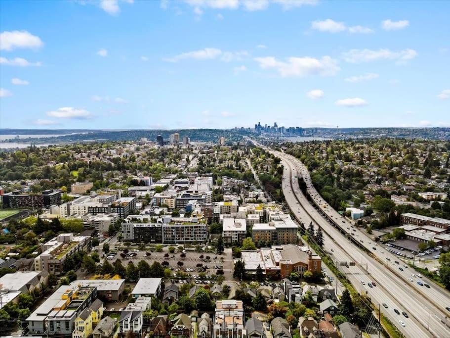 3br 2.5ba Rooftop View Hideaway *