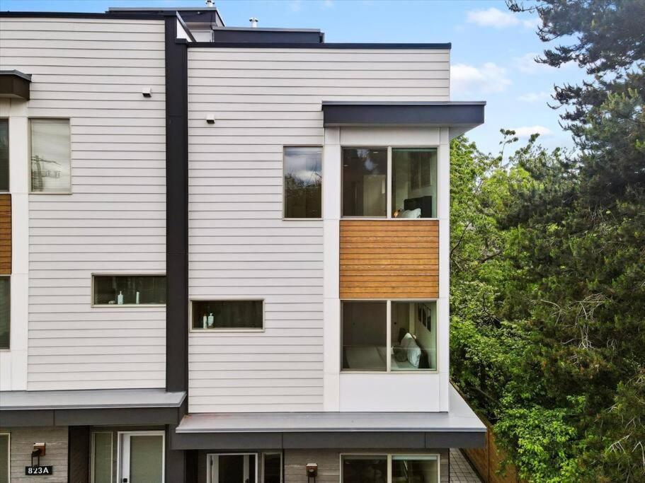 3br 2.5ba Rooftop View Hideaway Holiday home