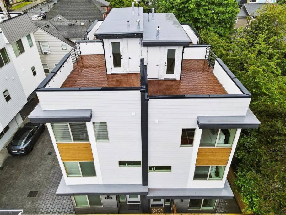 3br 2.5ba Rooftop View Hideaway * Seattle