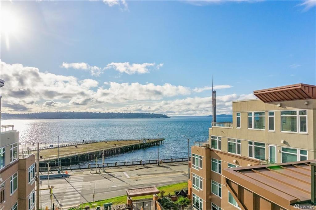 New Downtown 2 Beds, 2 Baths Waterfront Alaska 335 Seattle