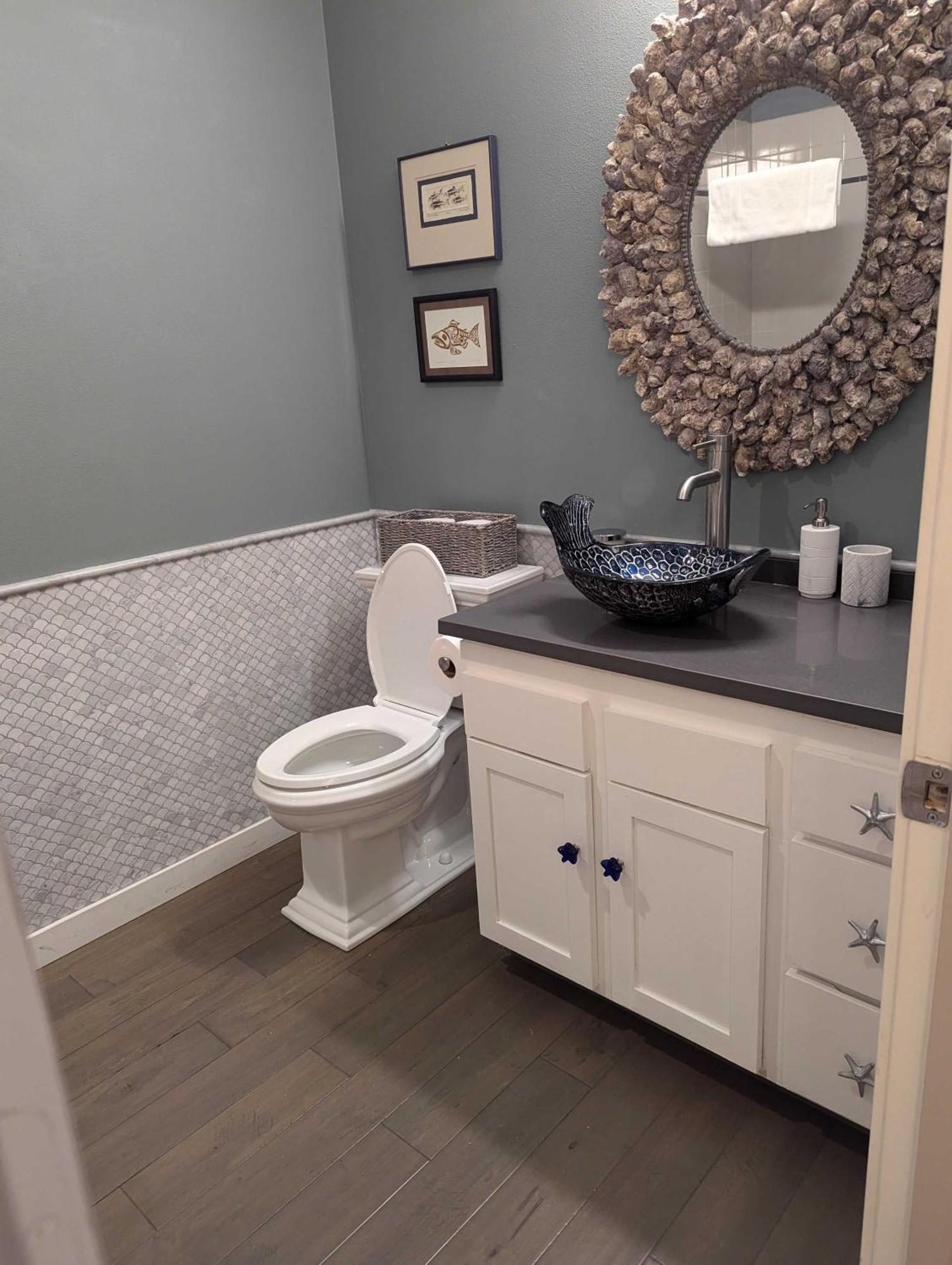 New Downtown 2 Beds, 2 Baths Waterfront Alaska 335 Seattle