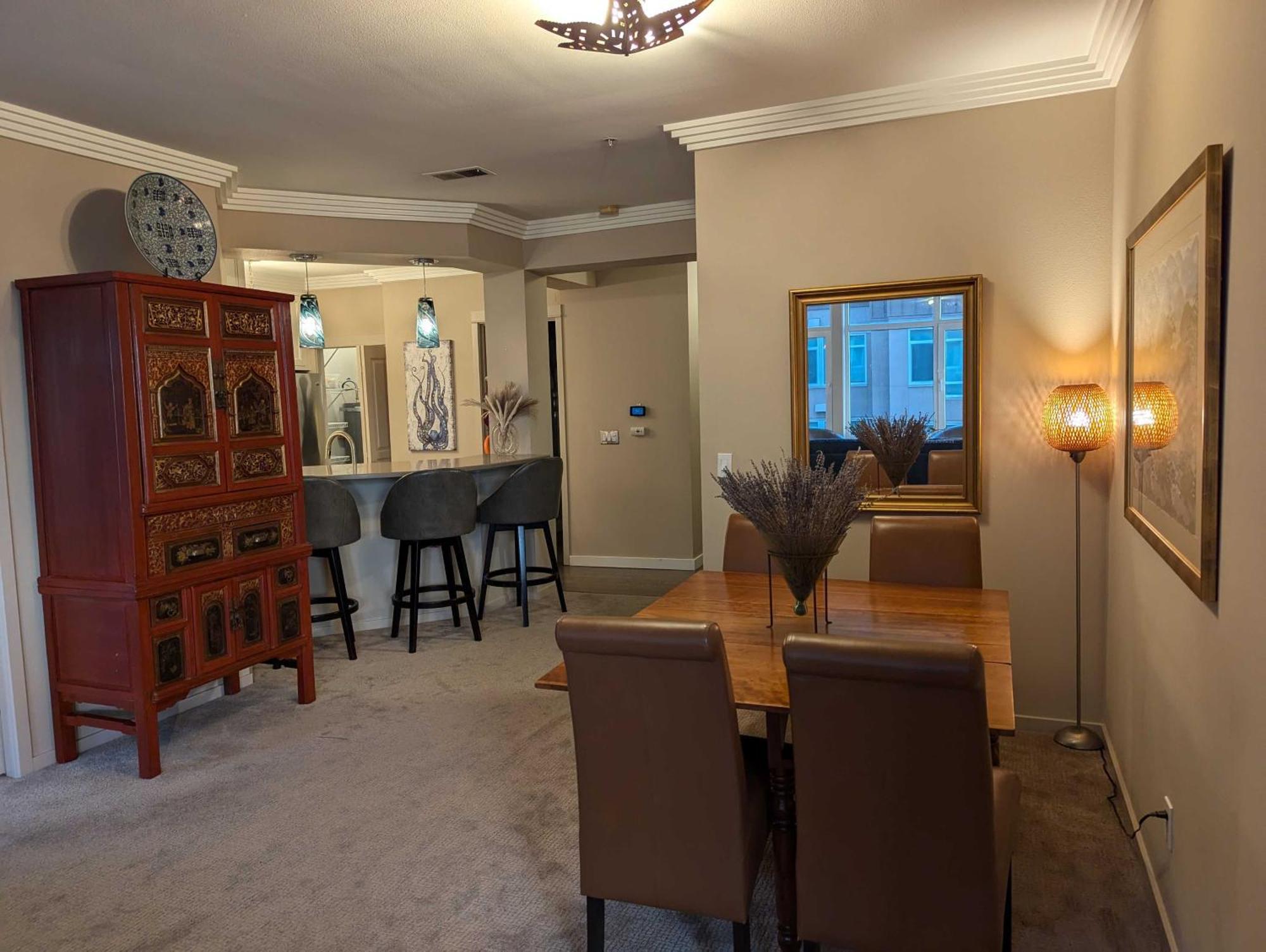 New Downtown 2 Beds, 2 Baths Waterfront Alaska 335 Holiday home *