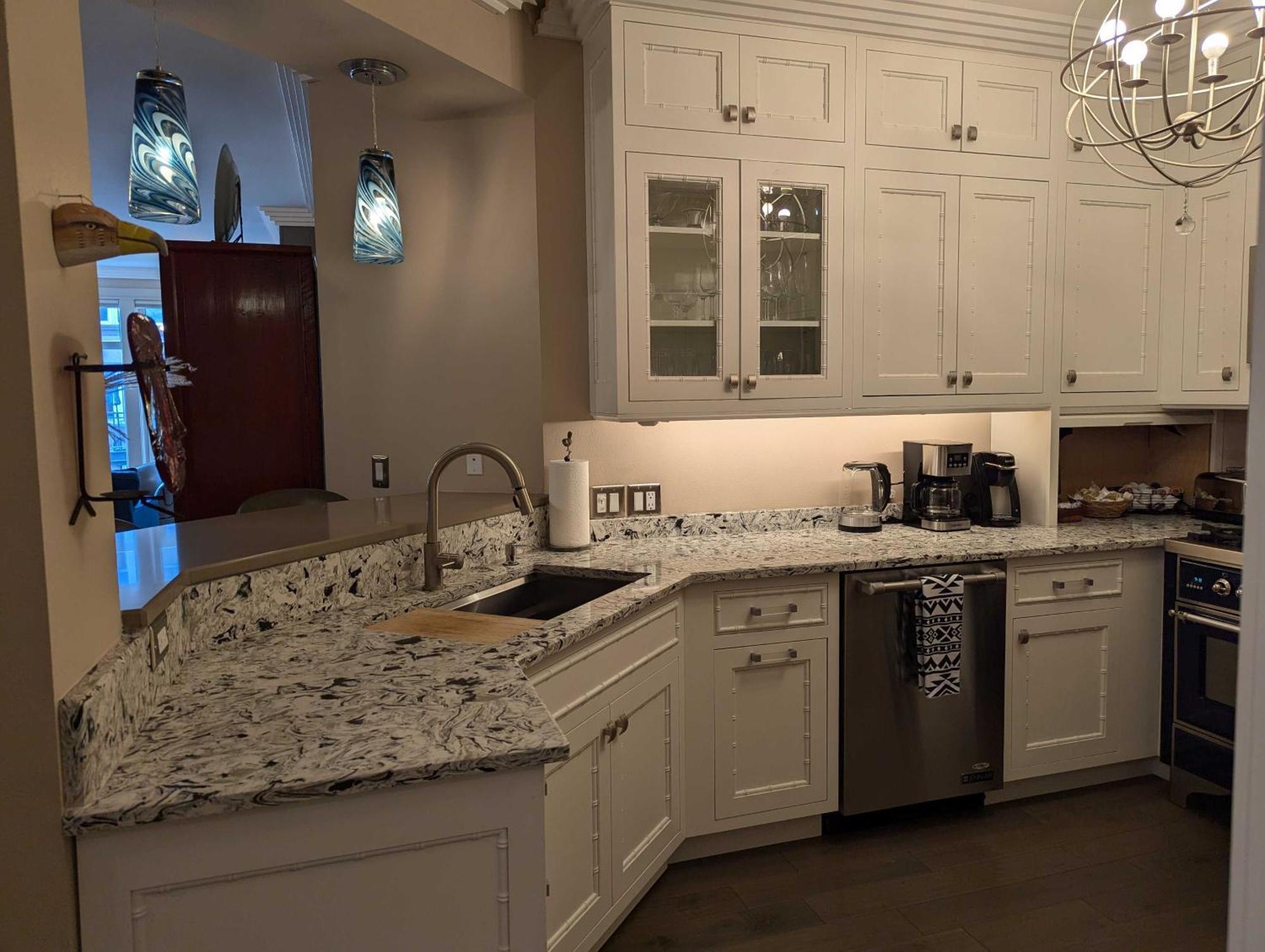 New Downtown 2 Beds, 2 Baths Waterfront Alaska 335 Holiday home