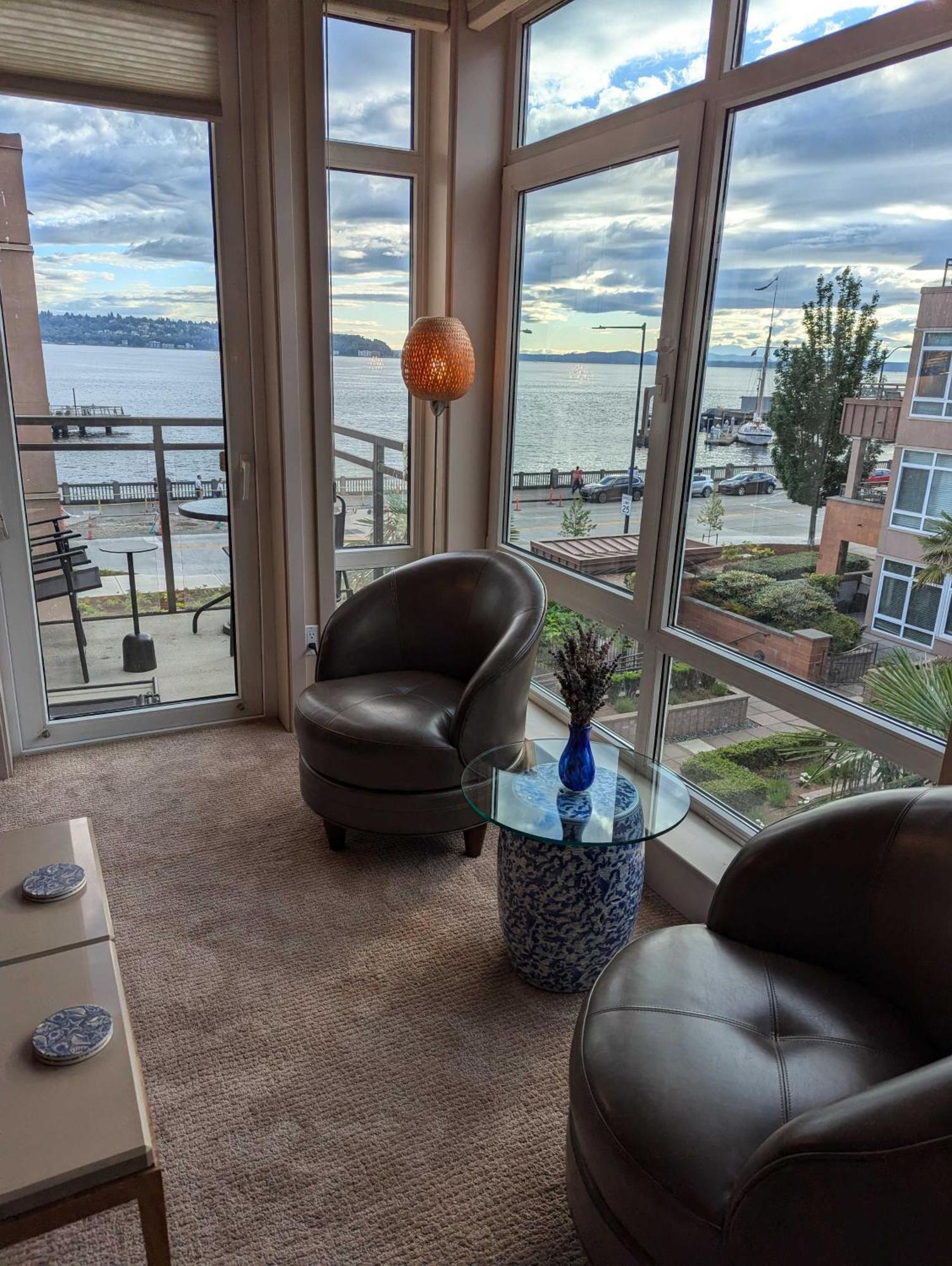 Holiday home New Downtown 2 Beds, 2 Baths Waterfront Alaska 335 *