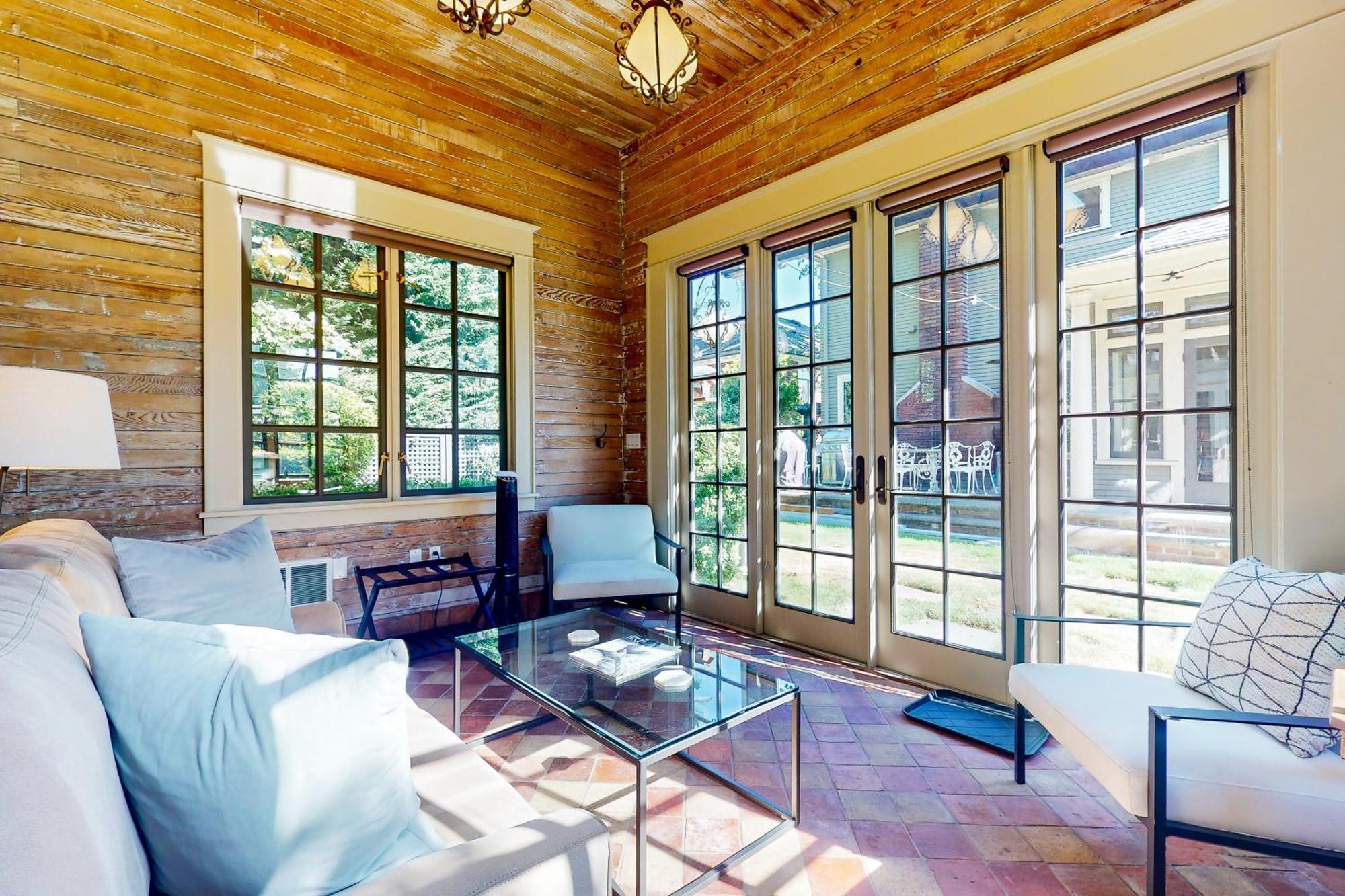 Hotel The Carriage House