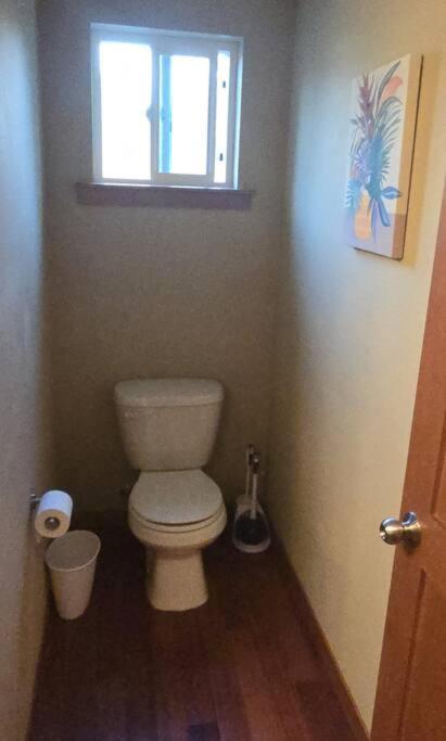 Vibrant Living In Harmony, Unit C Holiday home *