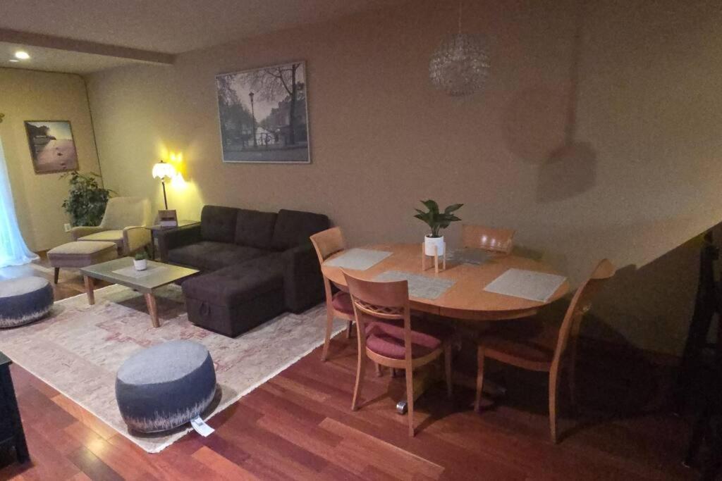 Vibrant Living In Harmony, Unit C *