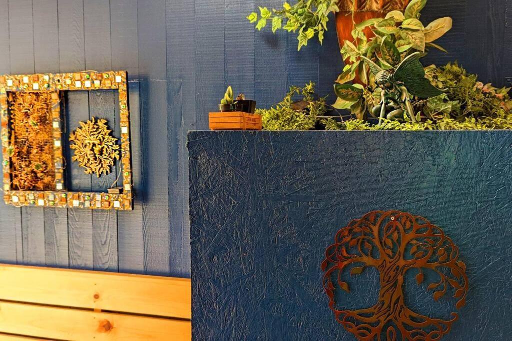 The Gogh - A Cozy, Creative Retreat *