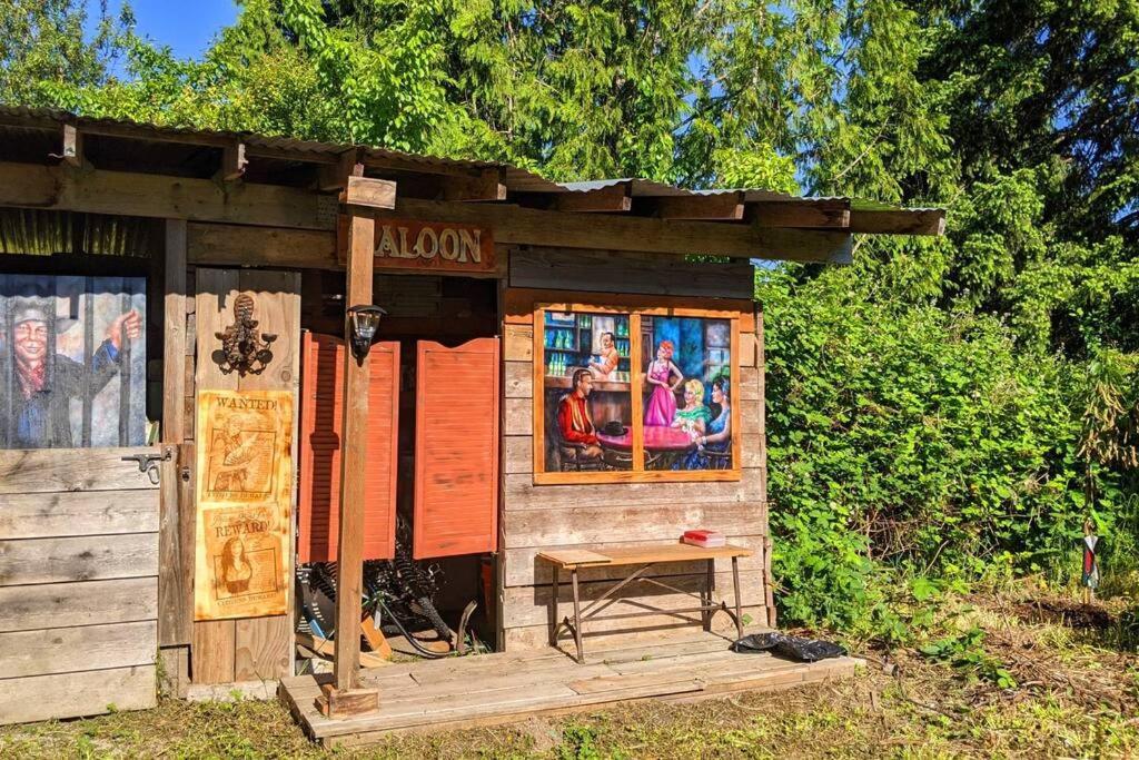 The Gogh - A Cozy, Creative Retreat *