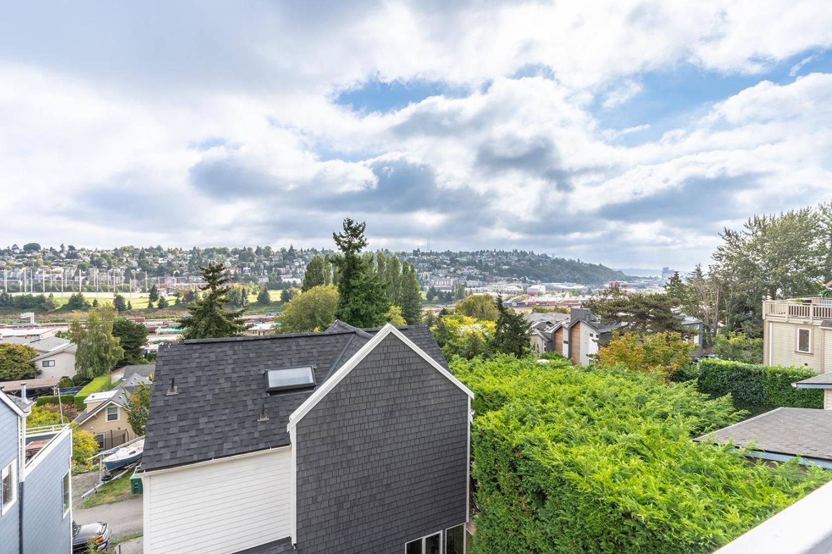 Majestic Views With A Hot Tub! Holiday home Seattle