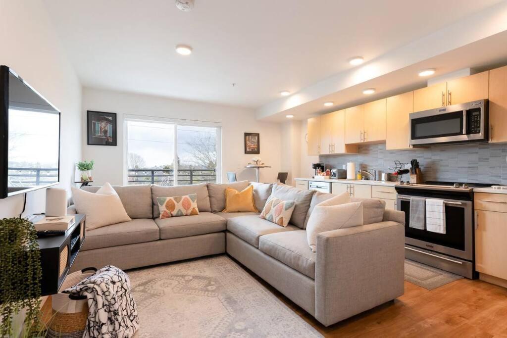 Stunning Capitol Hill 1bd Apartment *