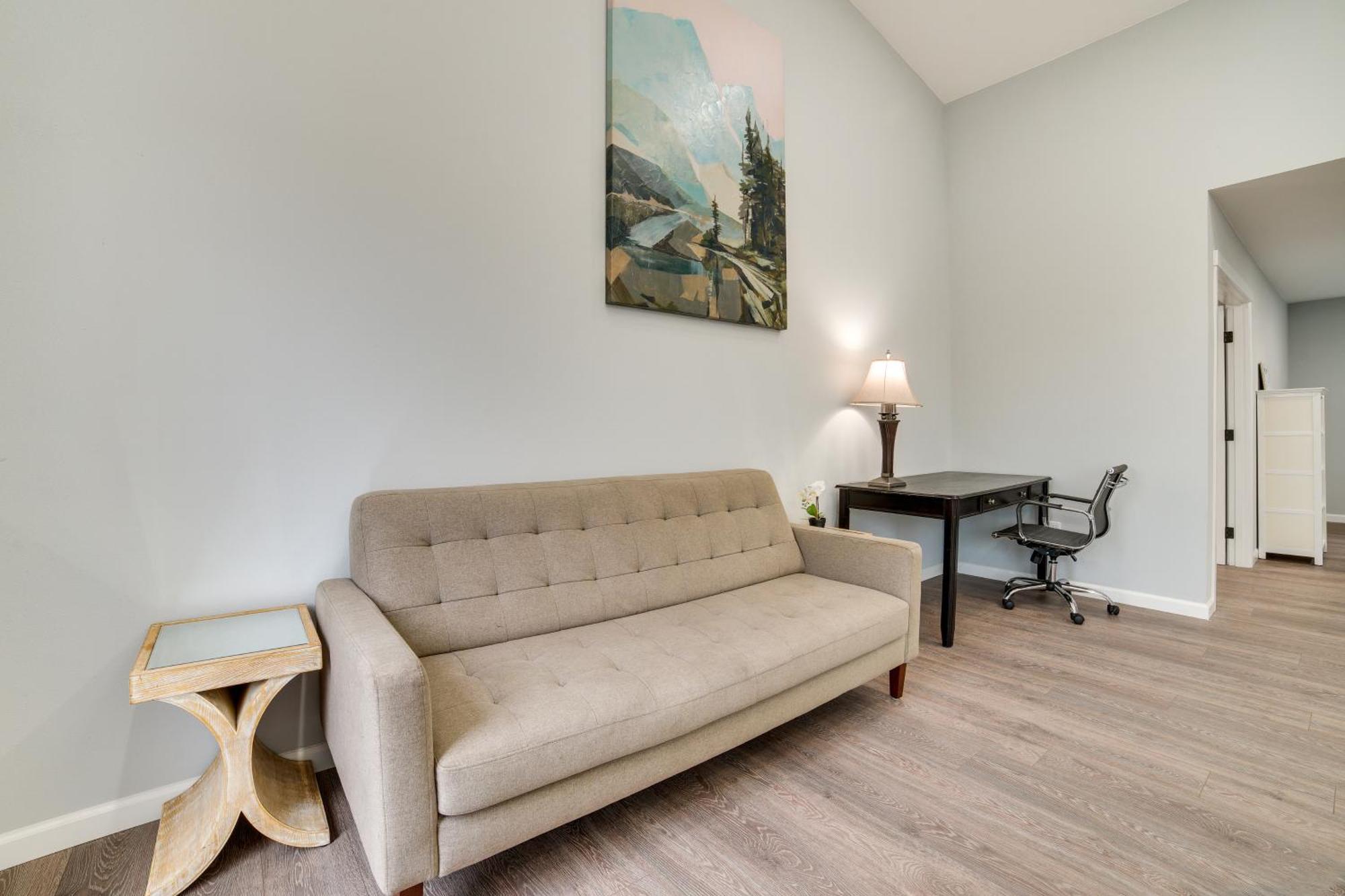 Luxe Vacation About 9 Mi To Downtown! Holiday home *