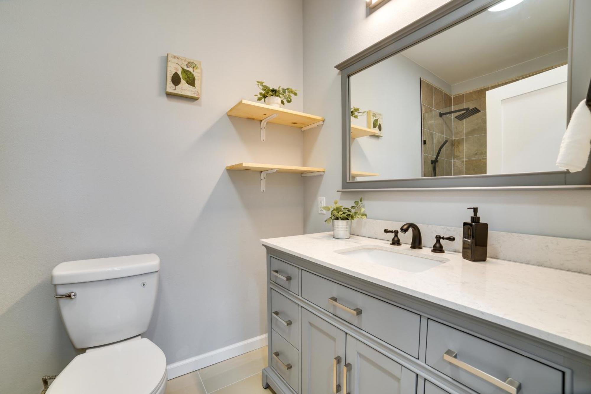 Luxe Vacation About 9 Mi To Downtown! Holiday home *