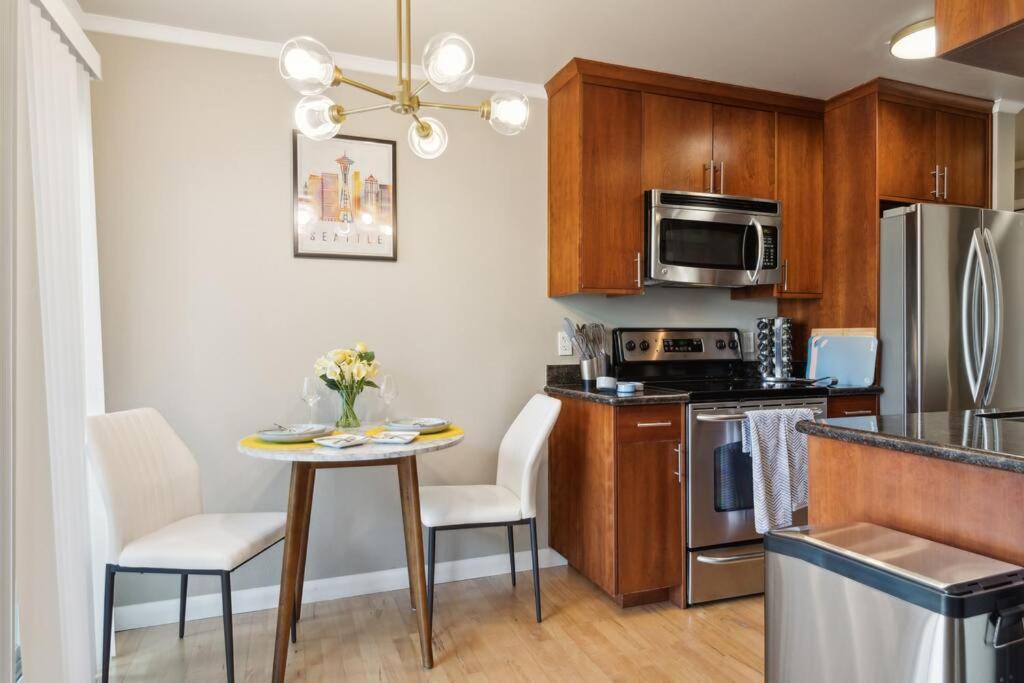 Apartment Vibrant 2bed - Stroll To Sea Space Needle