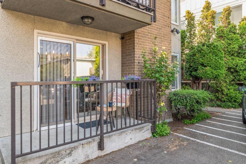 Vibrant 2bed - Stroll To Sea Space Needle Apartment Seattle