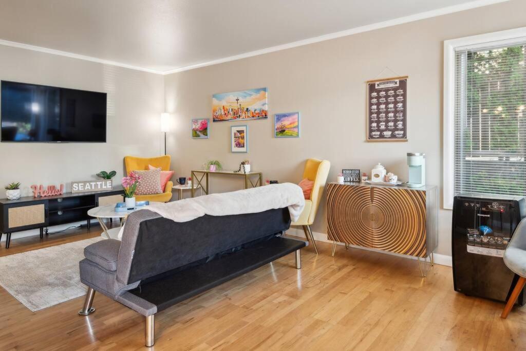 Vibrant 2bed - Stroll To Sea Space Needle Apartment