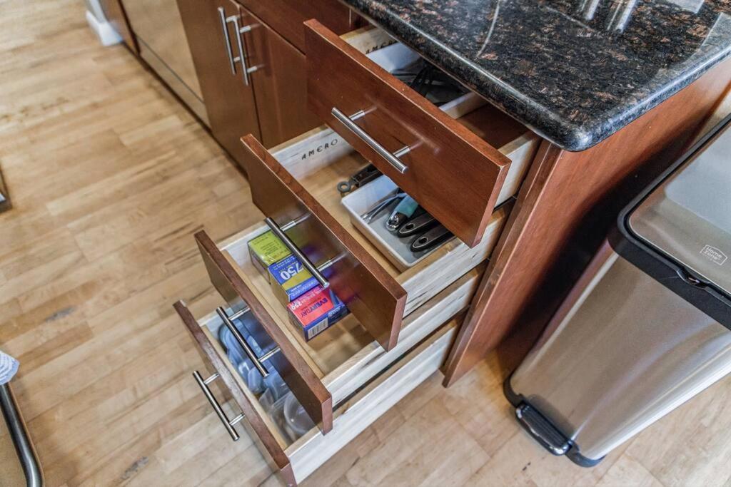 Apartment Vibrant 2bed - Stroll To Sea Space Needle