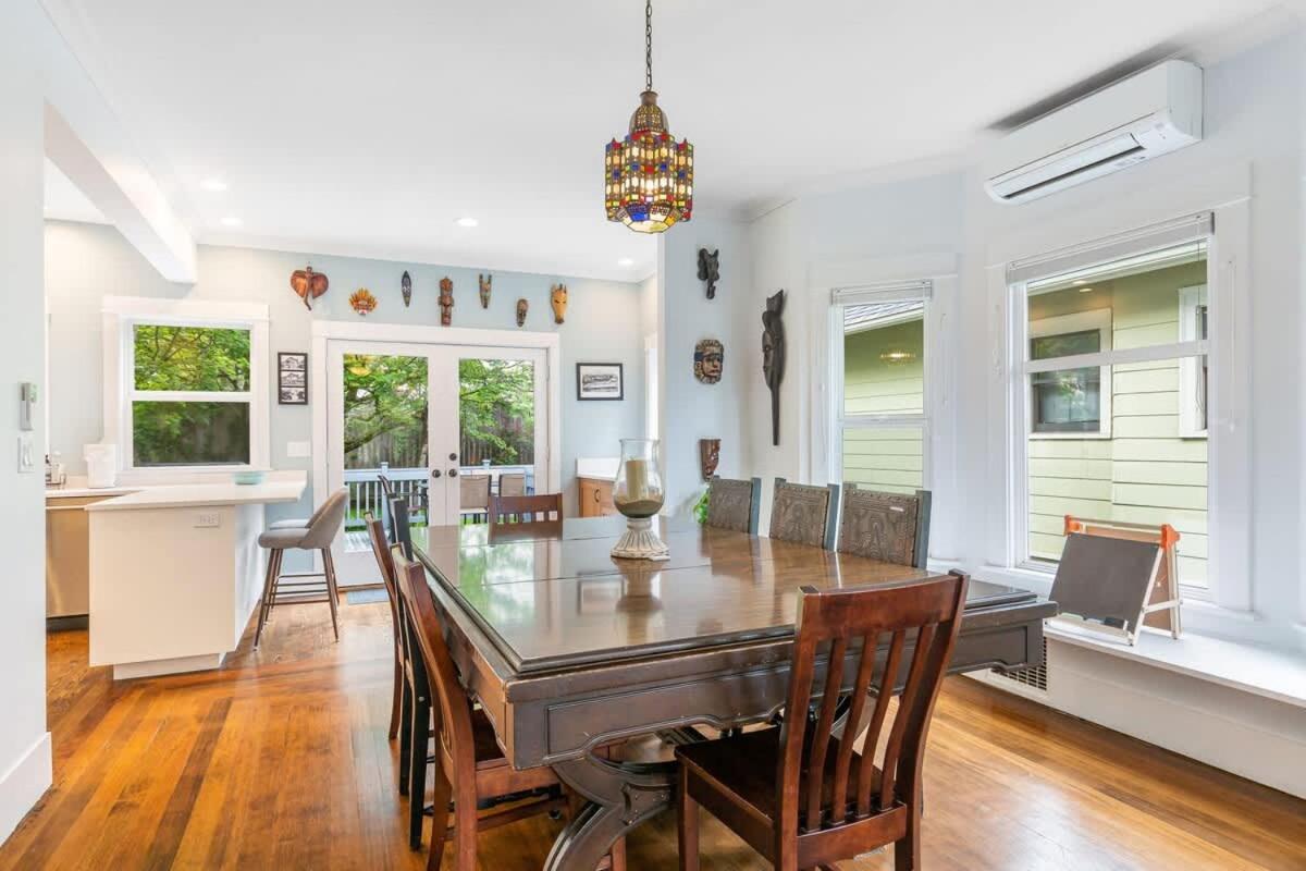 Charming Fremont Craftsman With Scenic Views Holiday home Seattle