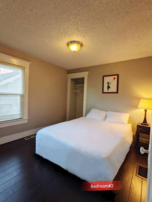 Walker's Paradise 1 With 2 Free Parking Lots * Seattle