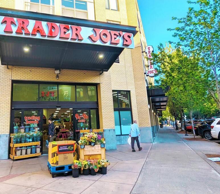 Walker's Paradise 1 With 2 Free Parking Lots *