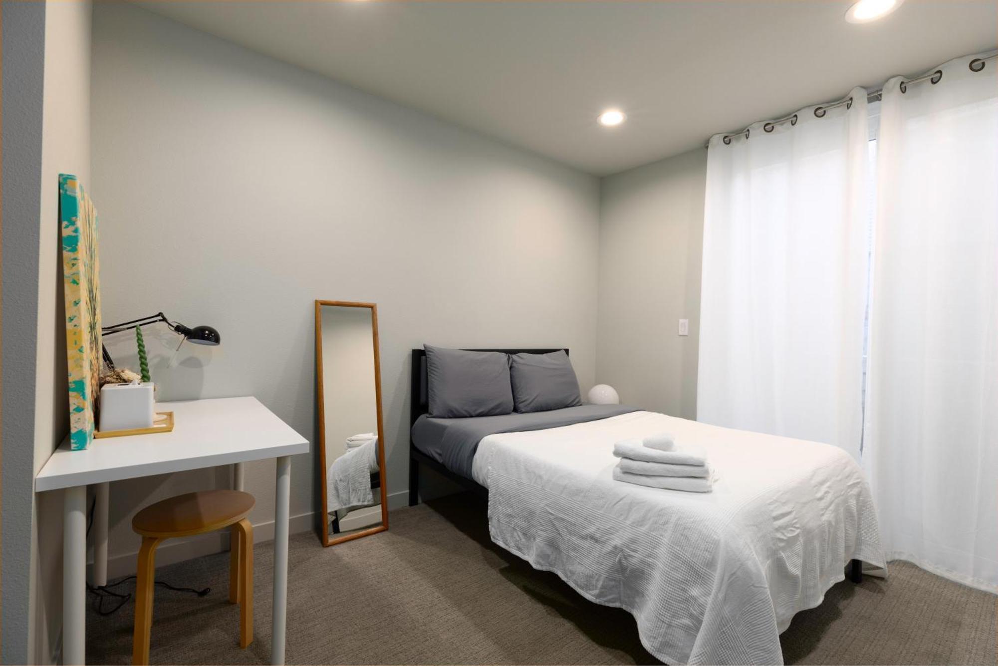 West - Mins To Downtown! * Seattle