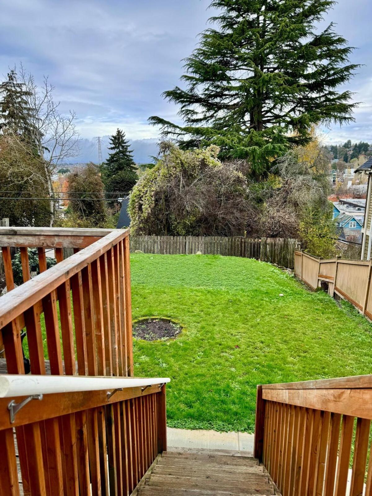 Queen Bea-seattle-queen Anne-upper Level * Seattle