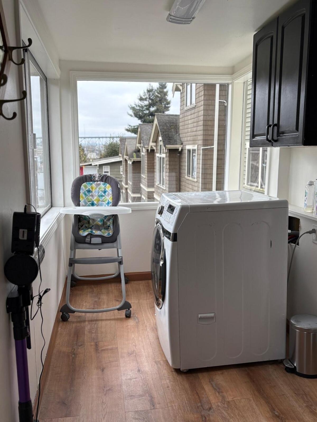 Queen Bea-seattle-queen Anne-upper Level
