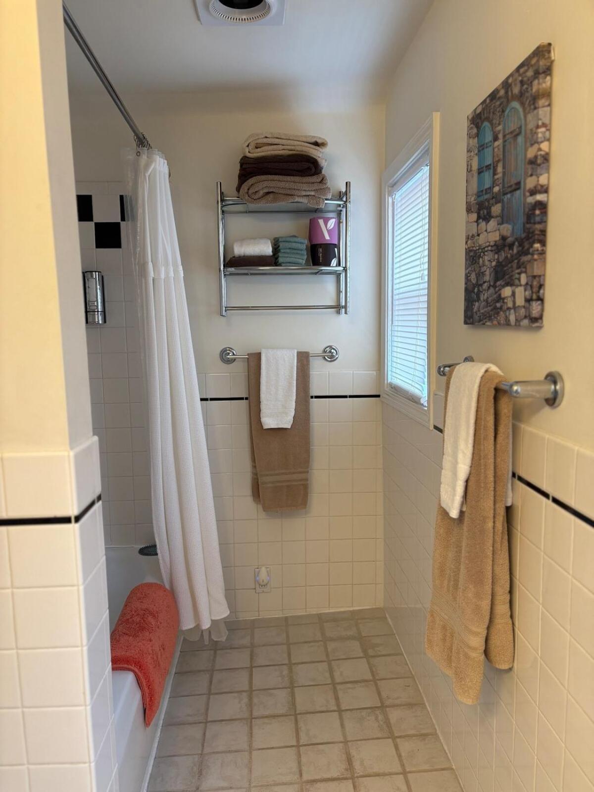 Queen Bea-seattle-queen Anne-upper Level Apartment