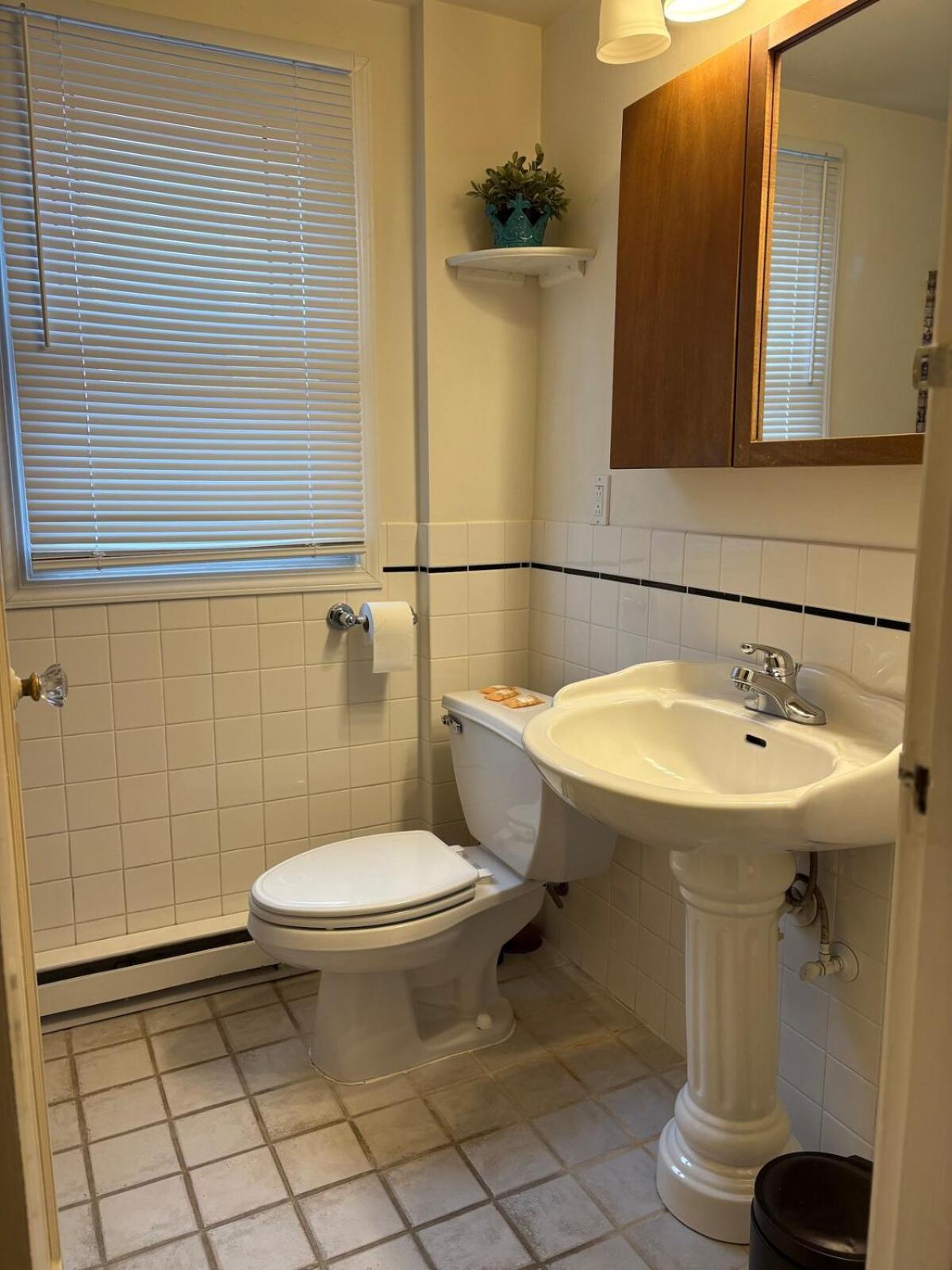 Apartment Queen Bea-seattle-queen Anne-upper Level Seattle