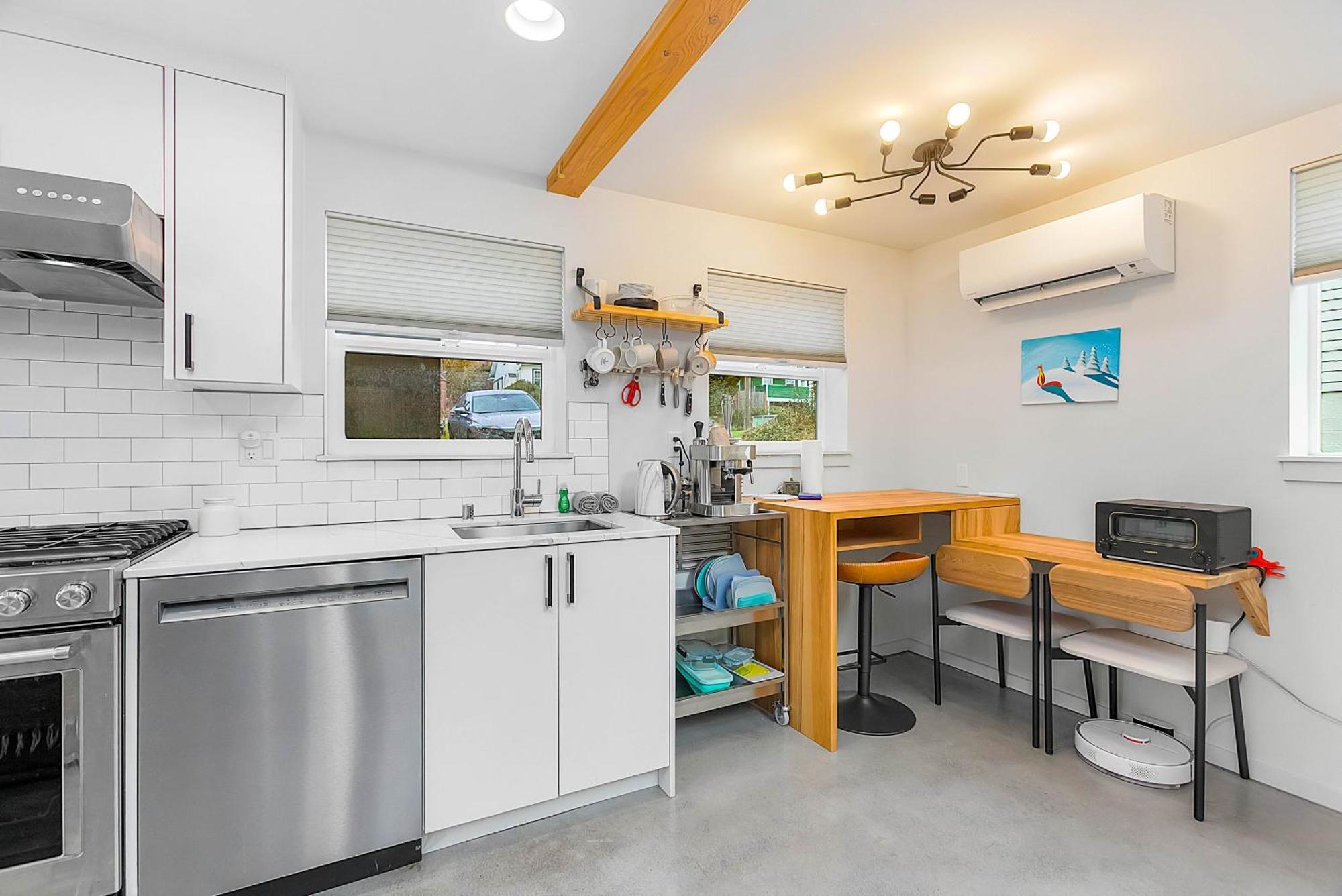 Ember & Glow Loft Retreat Apartment *