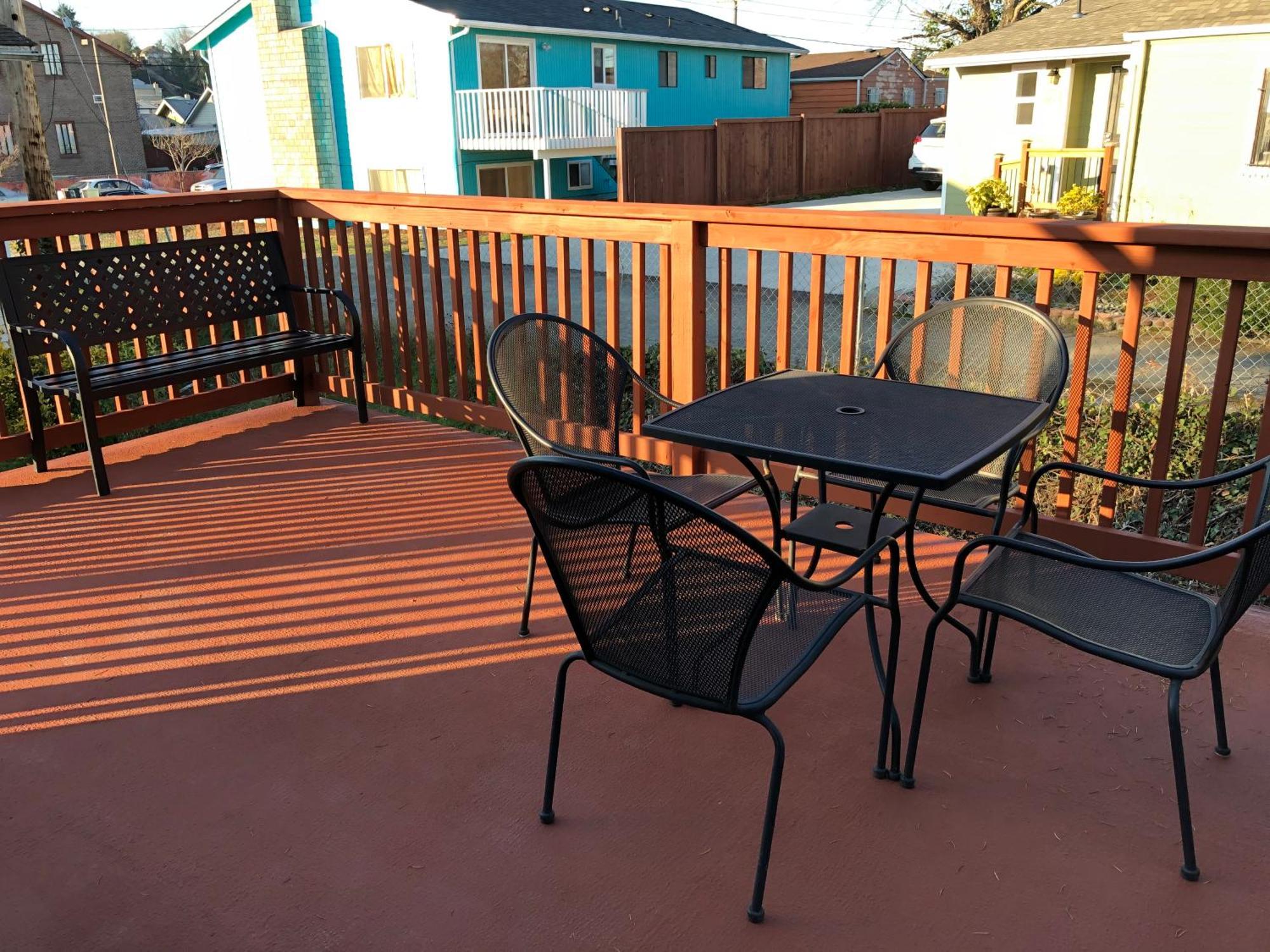 Guest house Rainier Entire Upper Floor - Walk To Metro *