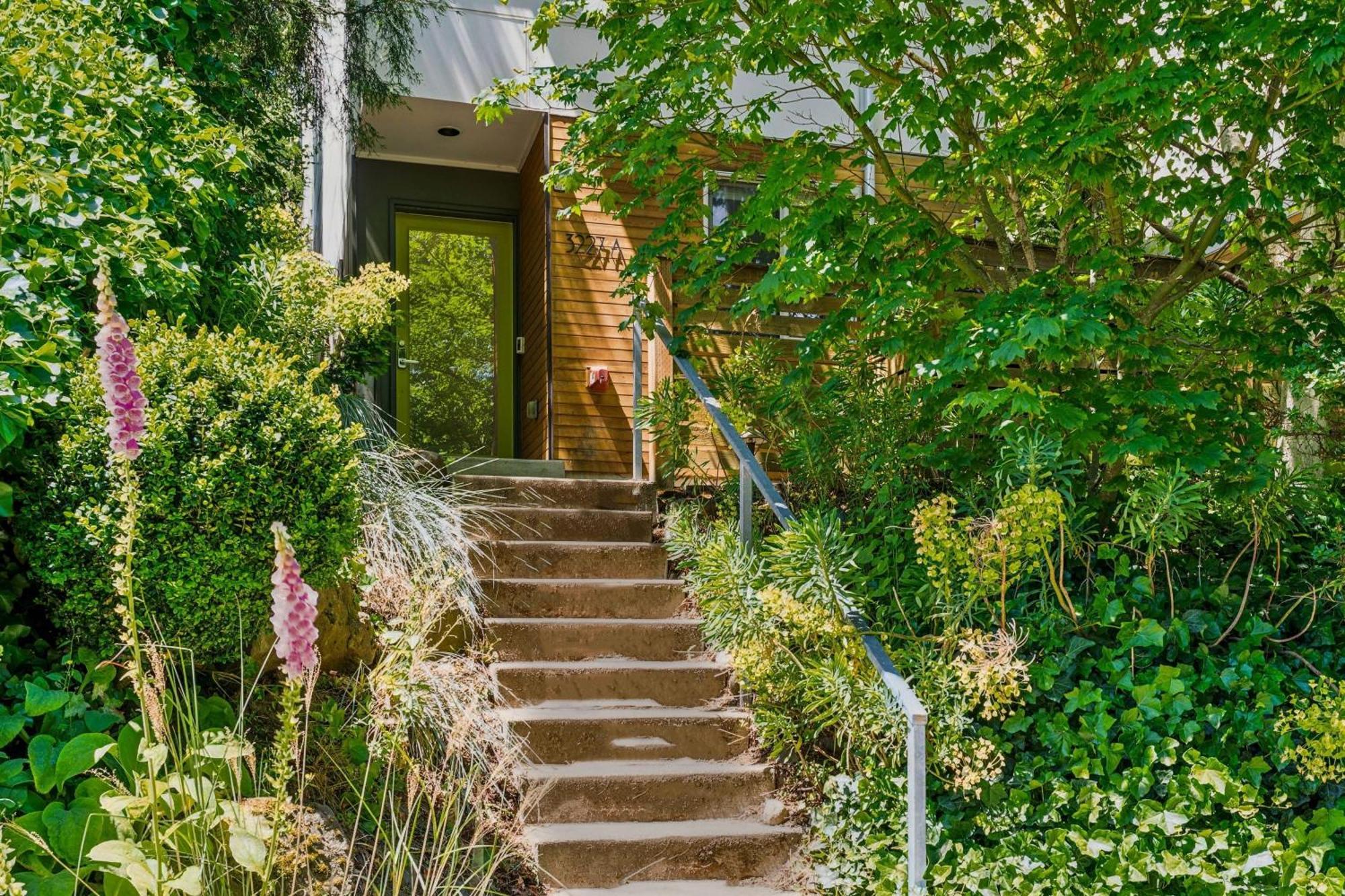Holiday home 3-story With Private Balcony *