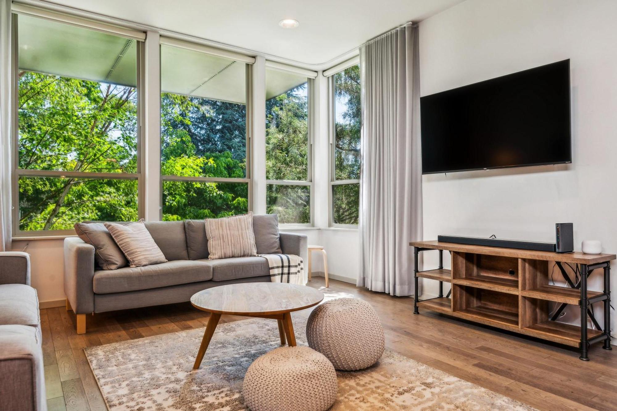 3-story With Private Balcony Holiday home
