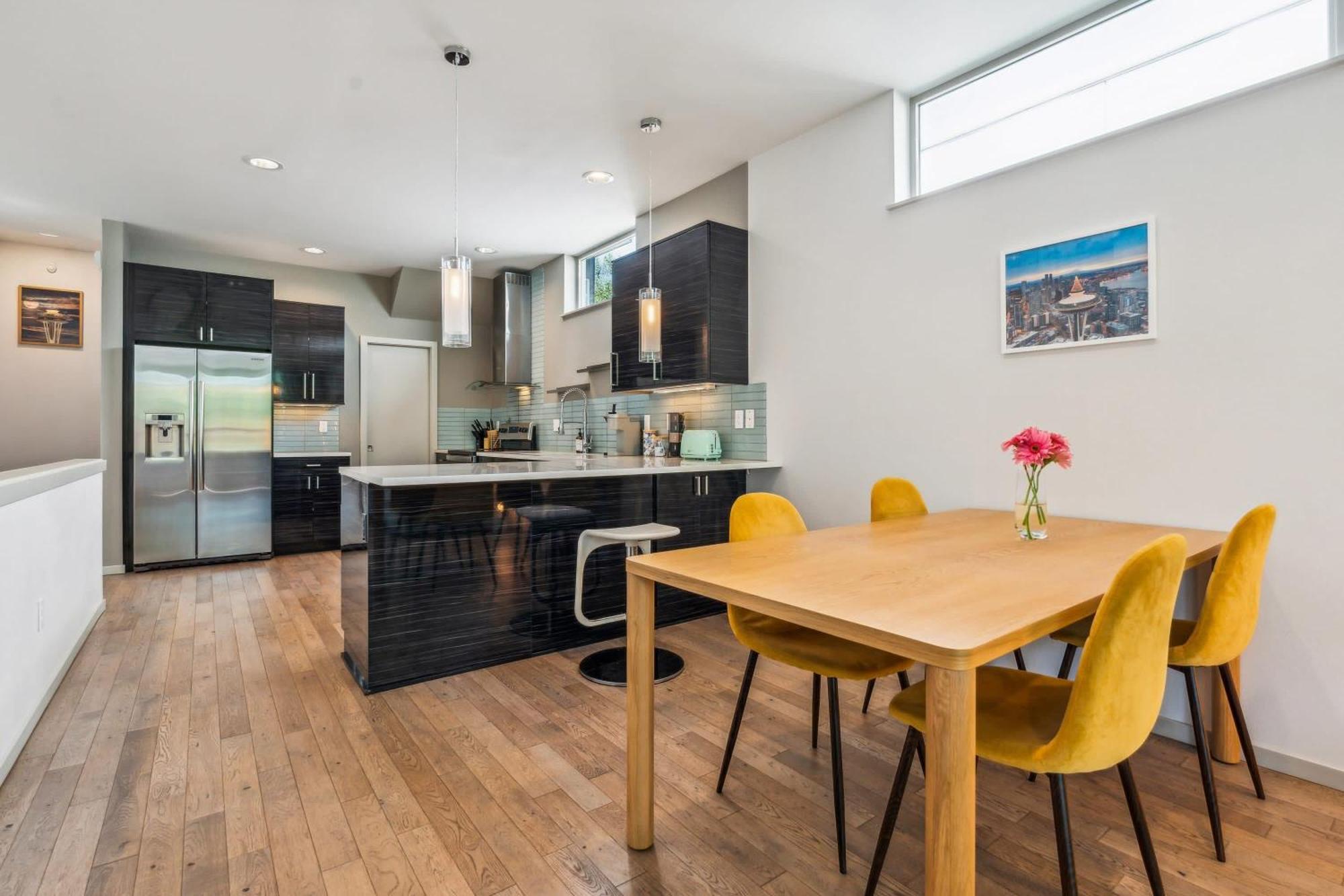 Holiday home 3-story With Private Balcony Seattle