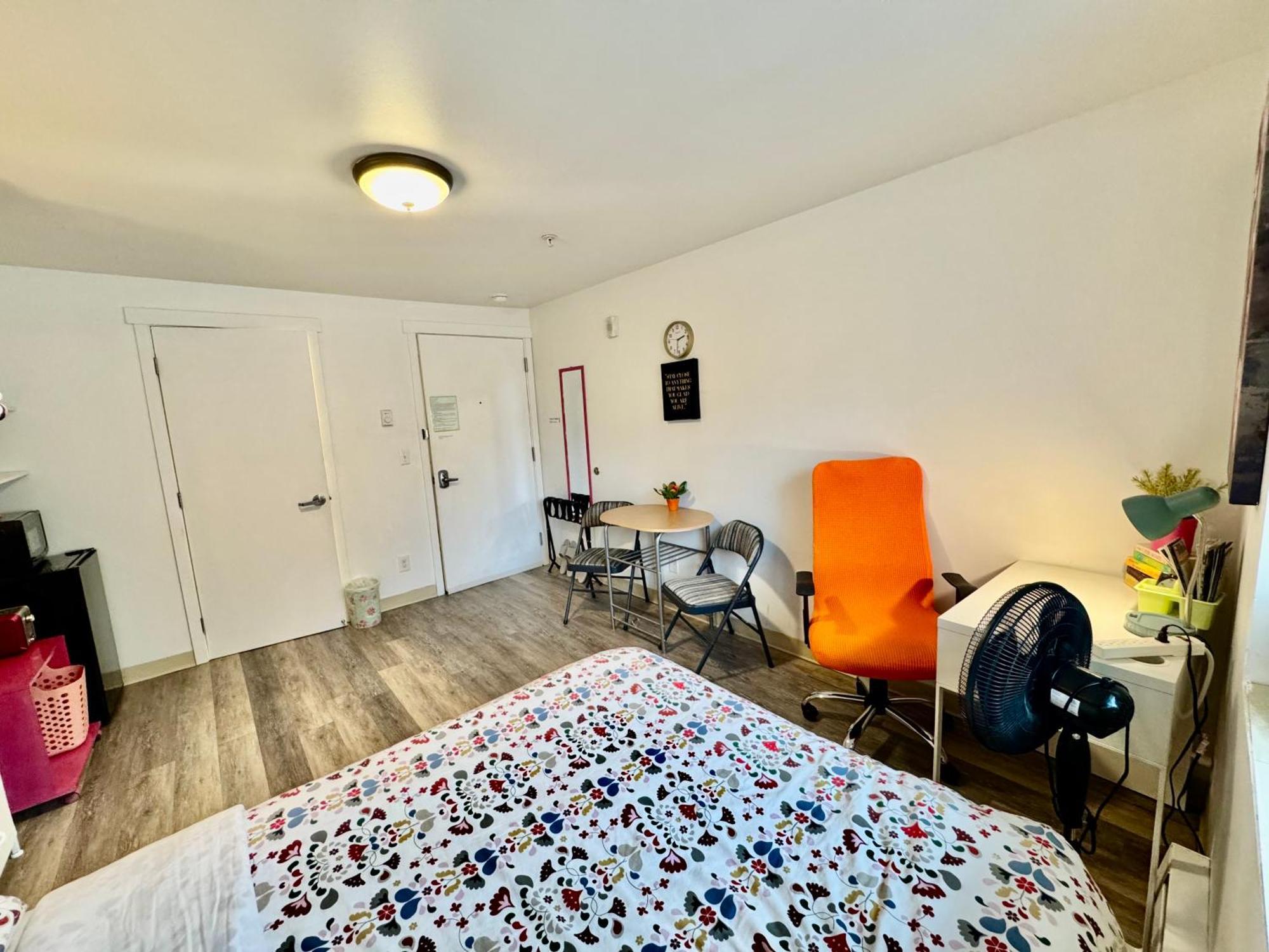 Micro In District- 10 Mins Walk To Of Wa * Seattle