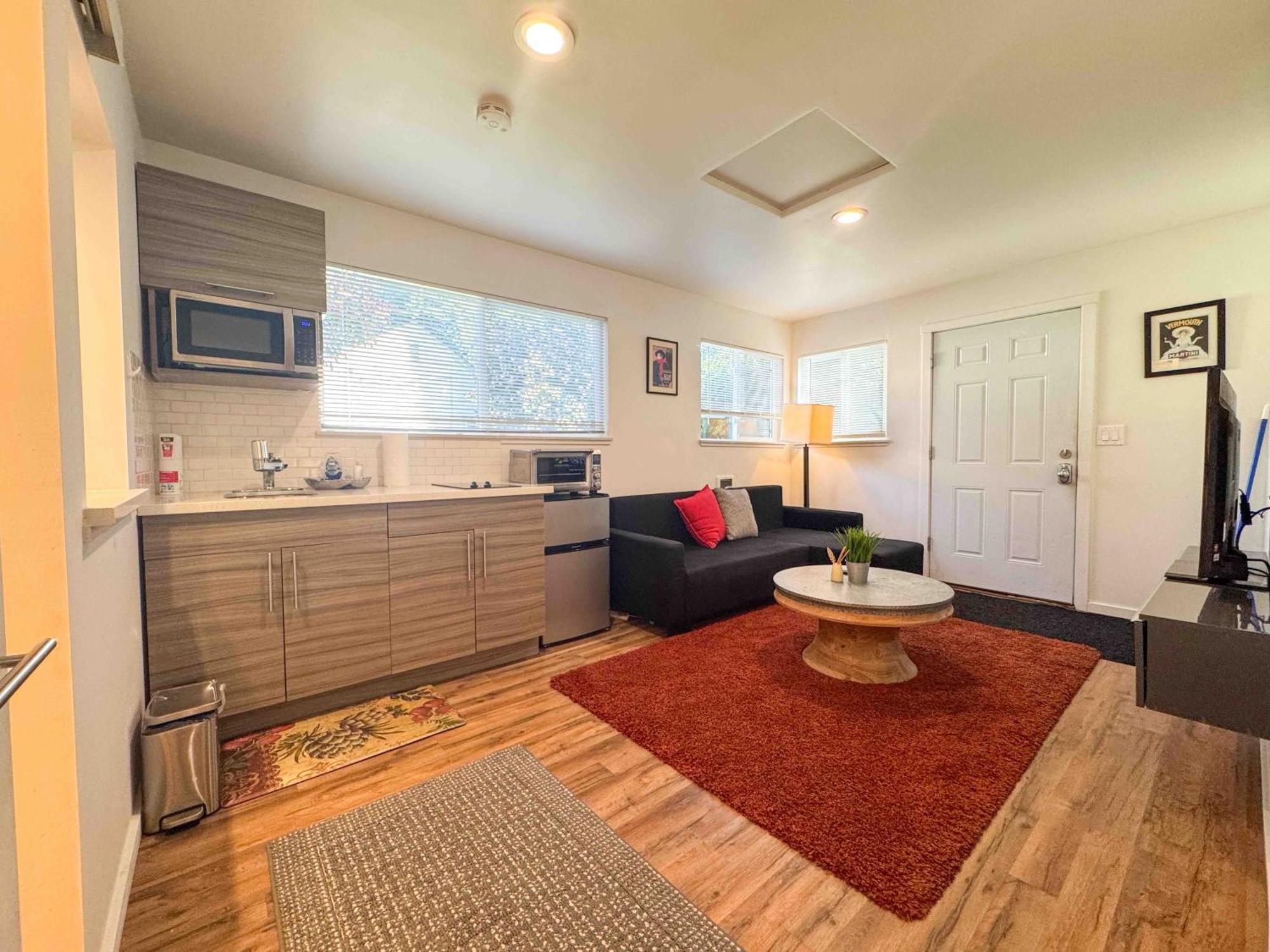 Modern Private In * Seattle