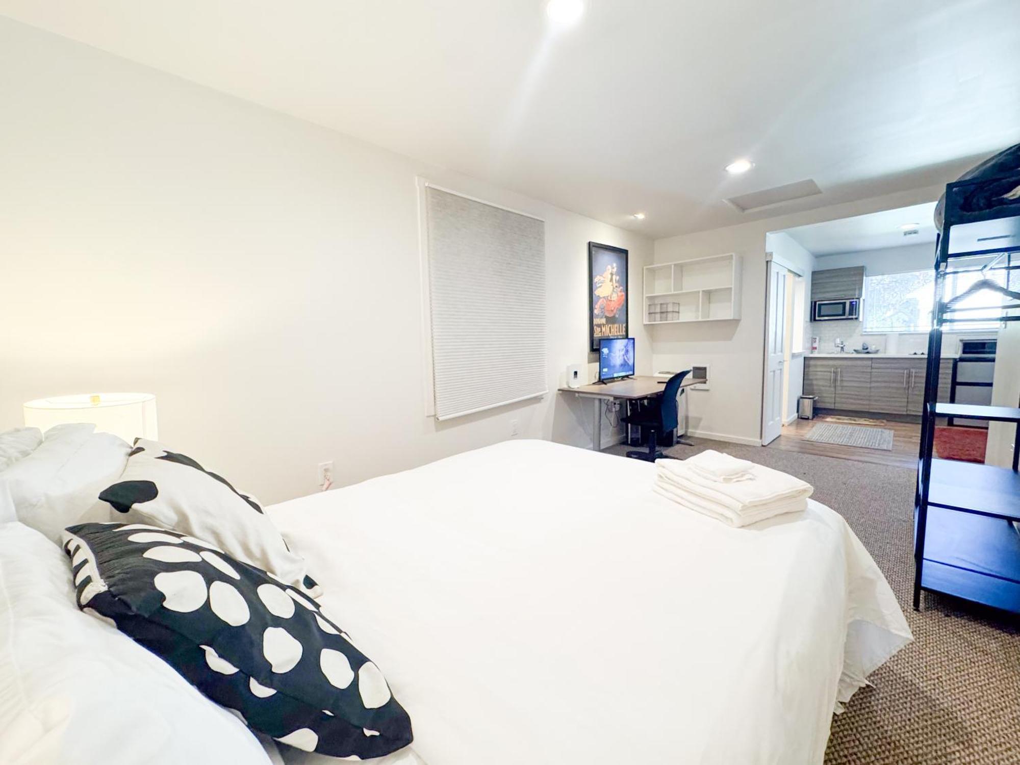 Guest house Modern Private In Seattle