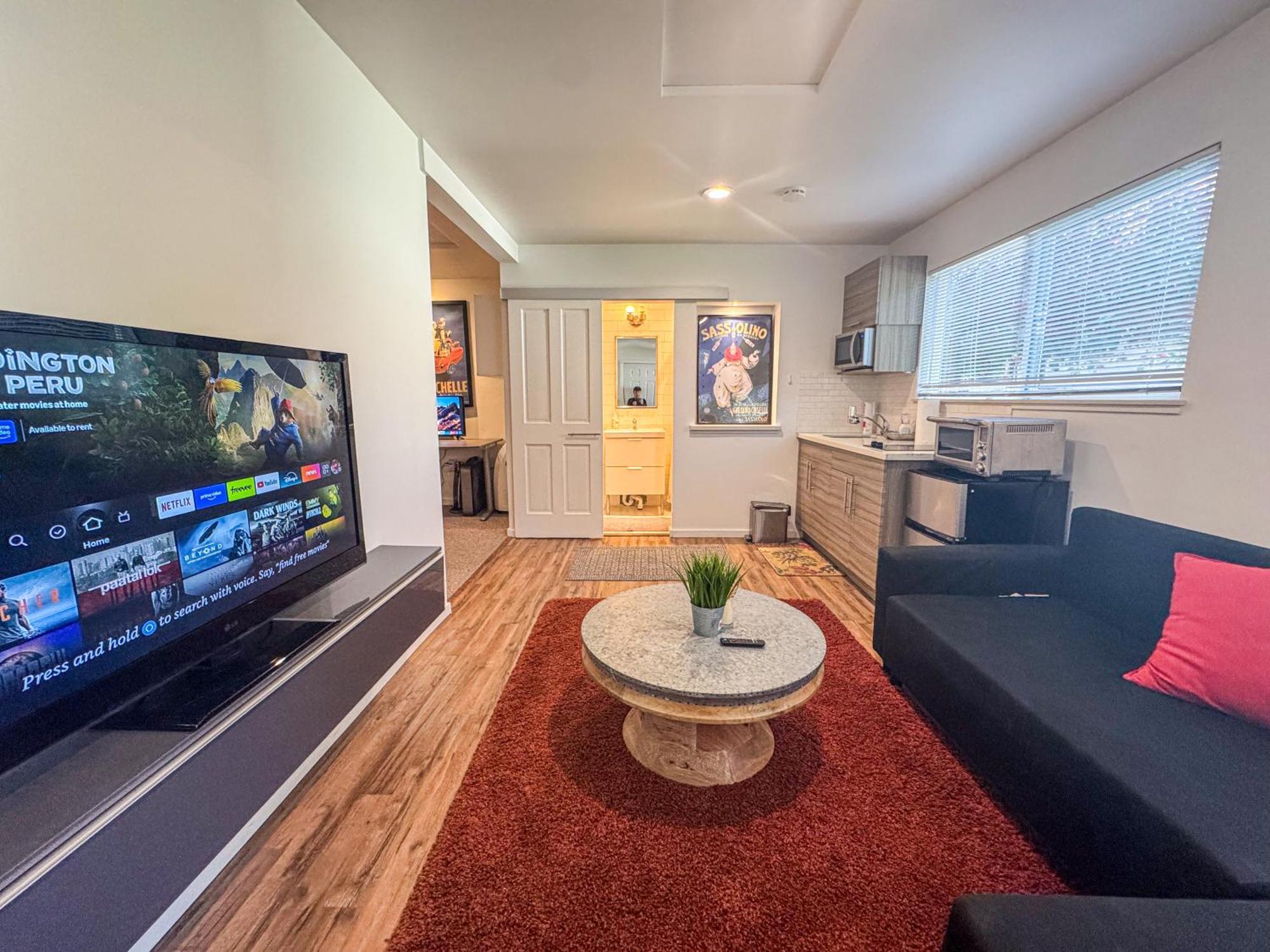 Guest house Modern Private In Seattle