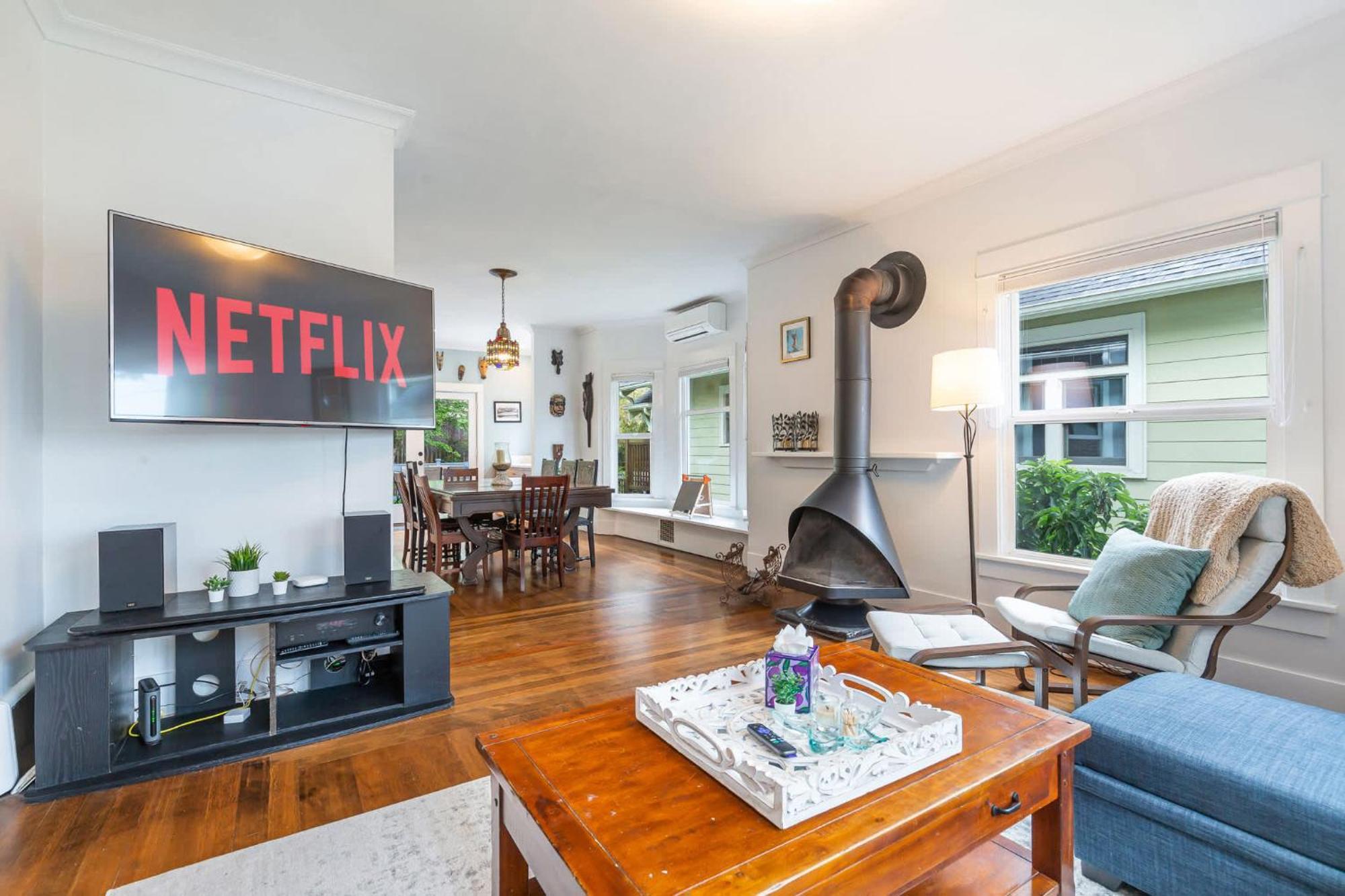 Charming Fremont Craftsman With Scenic Views Holiday home Seattle