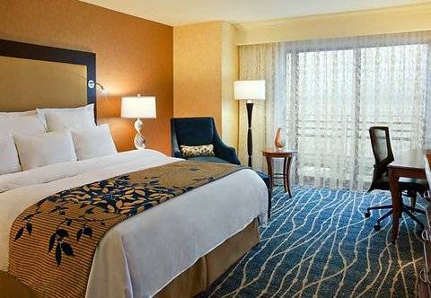 Marriott Waterfront Hotel 4*