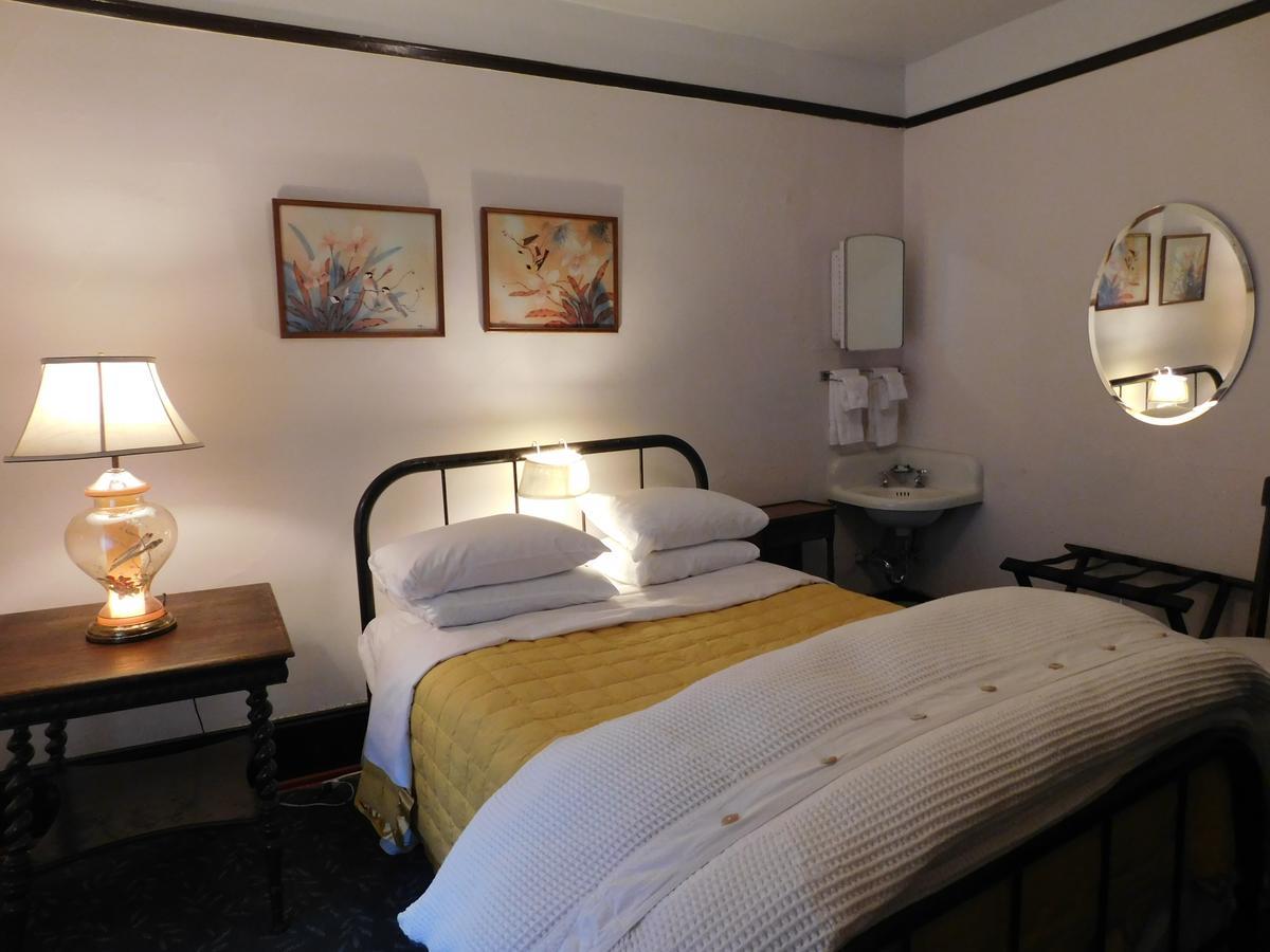 Panama Hotel 2*