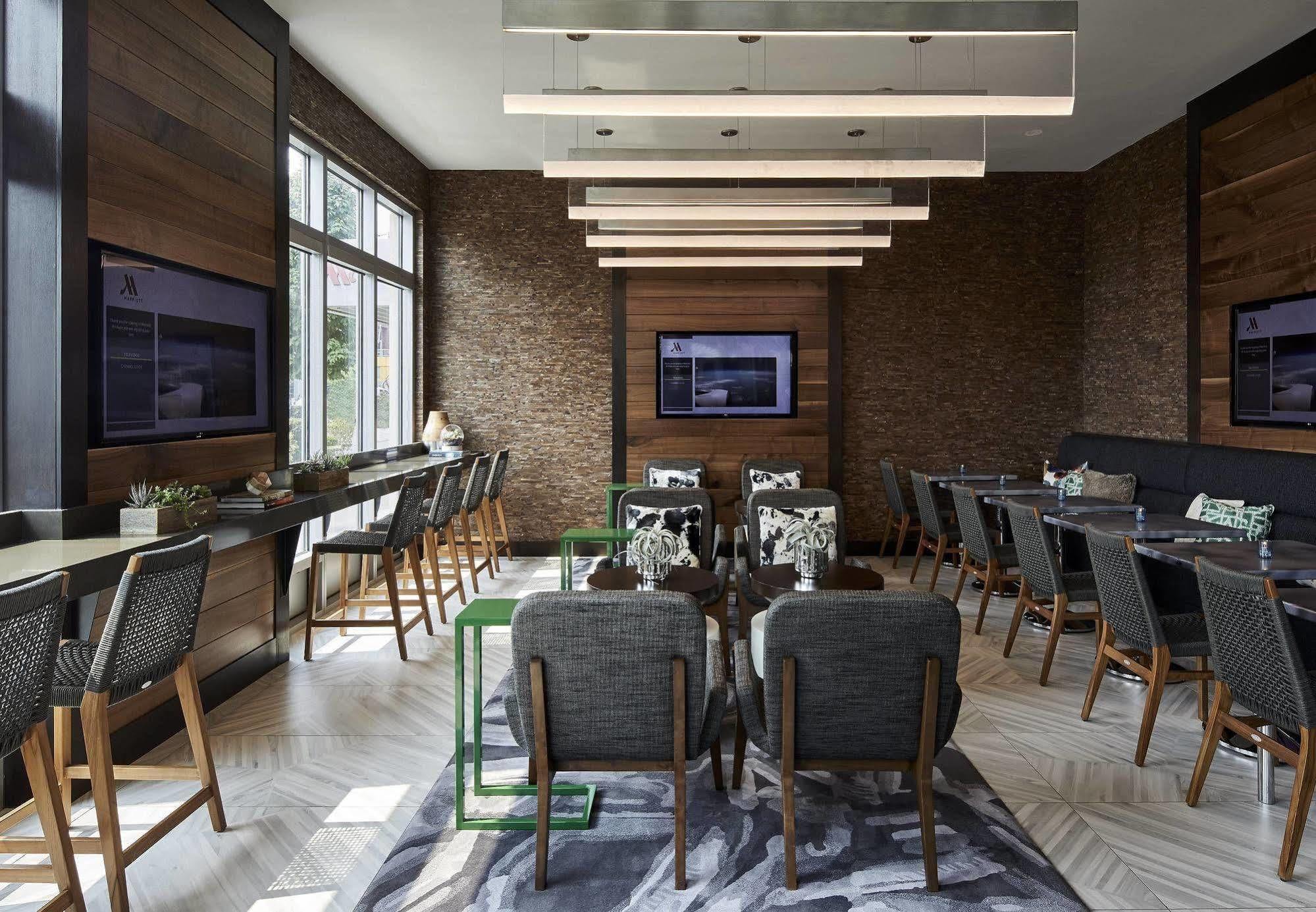 Hotel Marriott Waterfront 4*